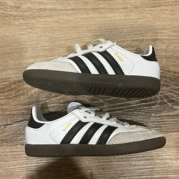 Adidas Kids White and Gray Sneakers Size 8 Toddler Gently Used - Picture 3 of 5